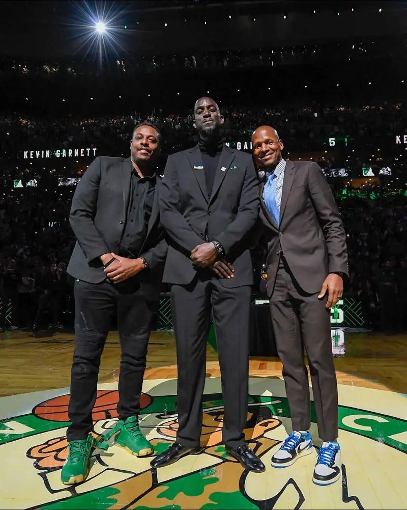 保罗皮尔斯战靴；保罗皮尔斯球鞋